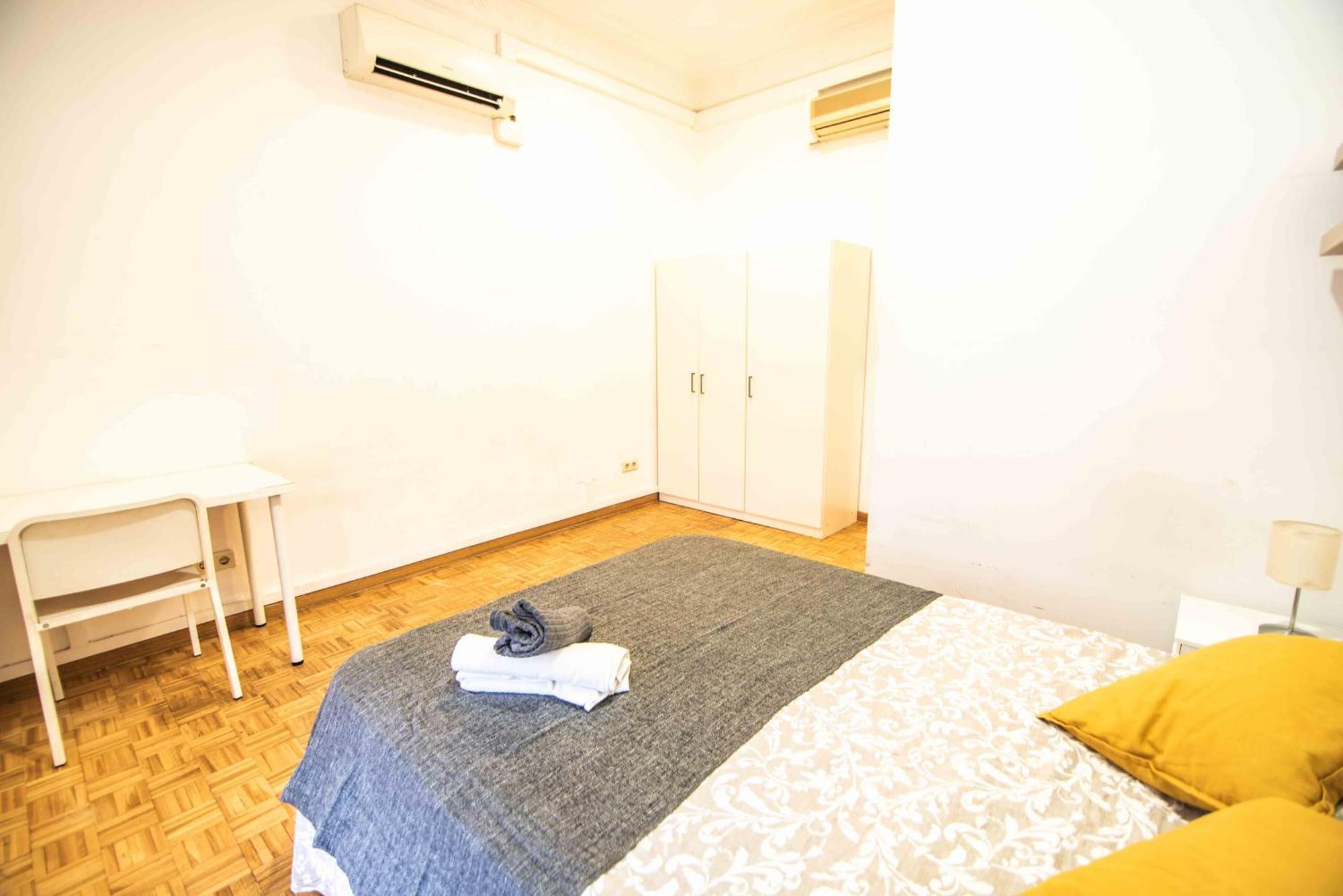Balmes Private Rooms 巴塞罗那 外观 照片